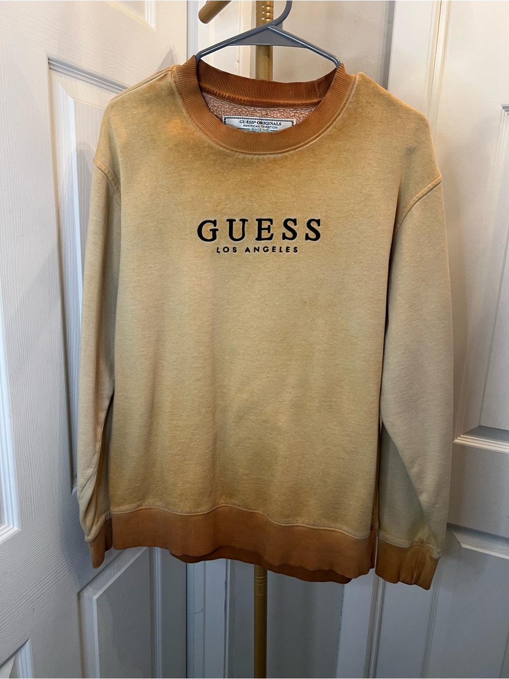 VINTAGE GUESS Los Angeles Men's Tan Crewneck Sweatshirt